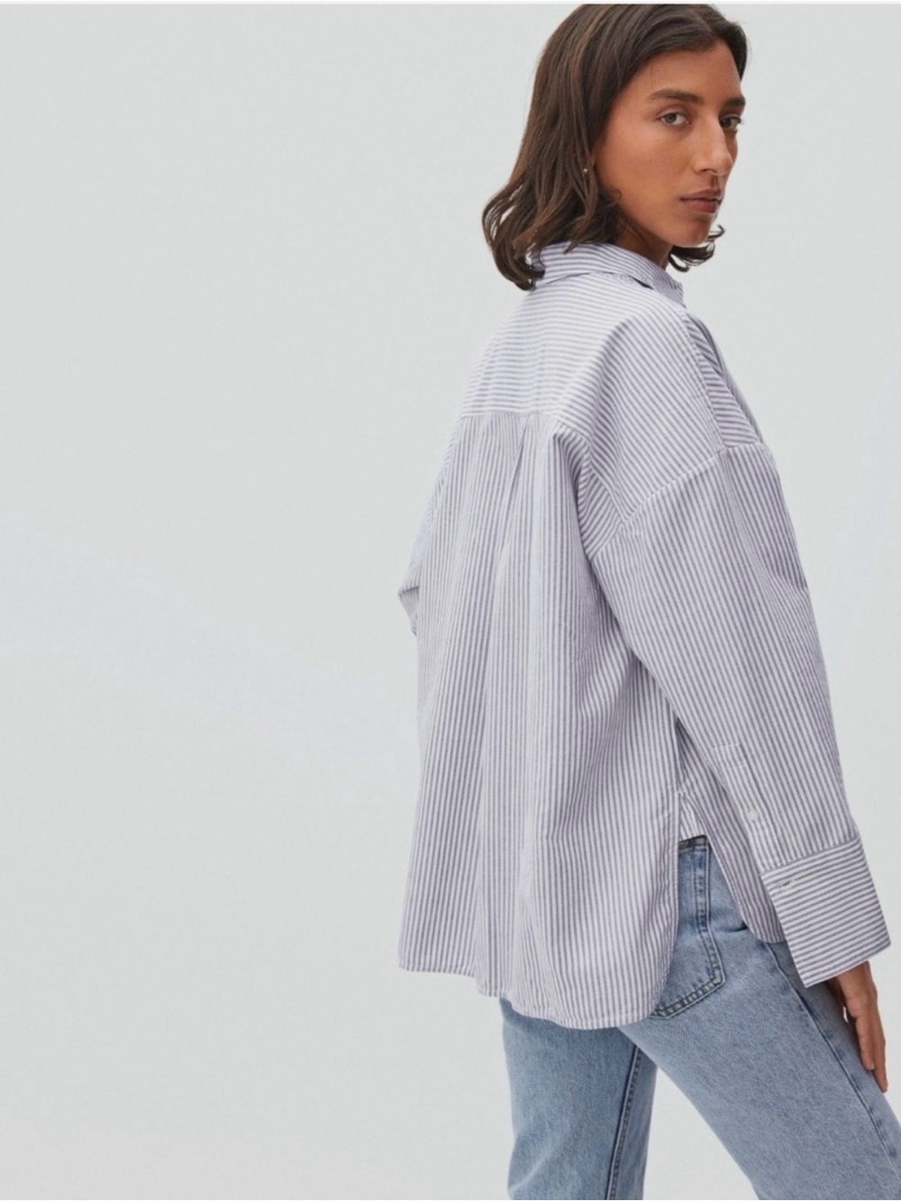 EVERLANE Grey and White Stripe Boxy Oxford Shirt - Picture 2 of 7